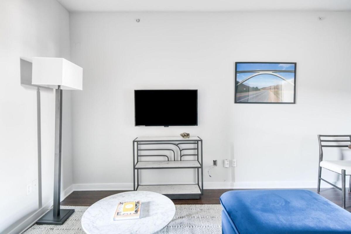 Two Cozysuites Stunning Music Row W Parking *