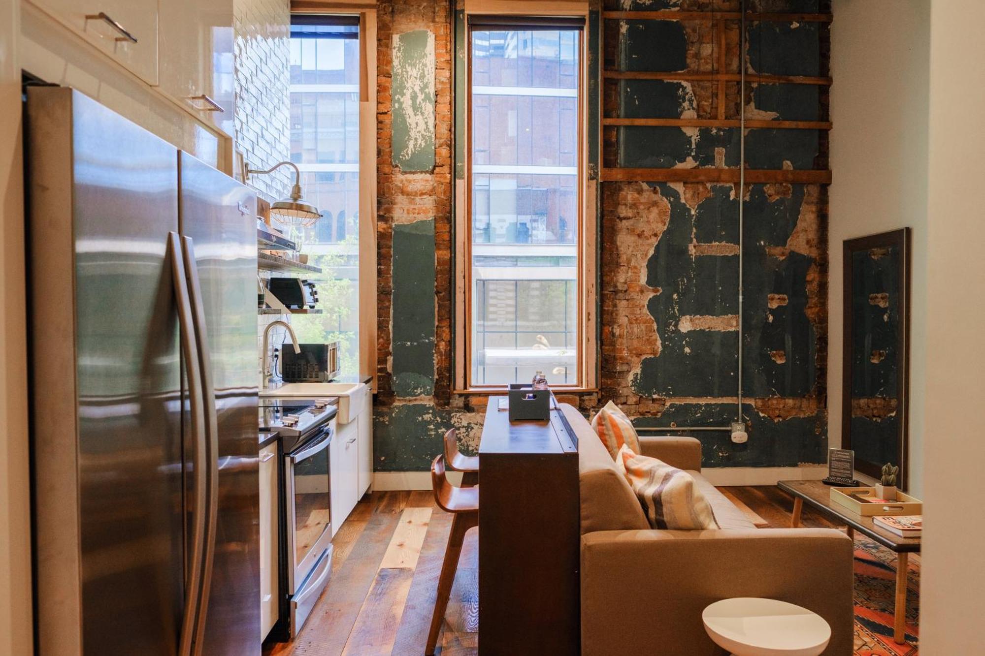506 Lofts Apartment