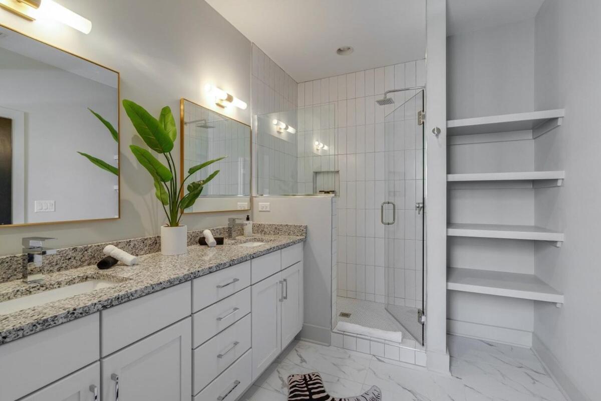 Holiday home New East Oasis 13beds Roofdeck Free Parking *