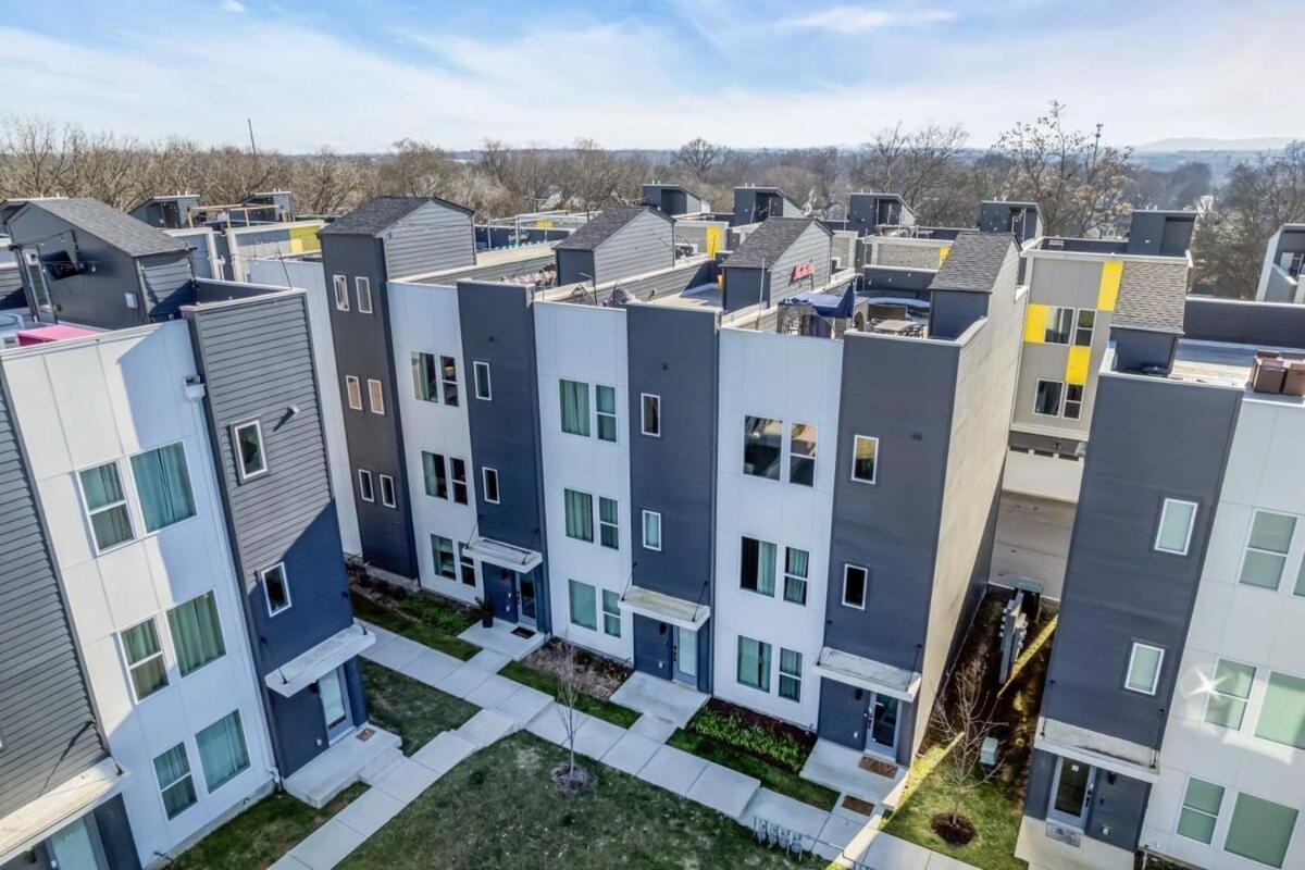 New Pink Howdy Oasis 13 Beds Rooftop View Parking Nashville