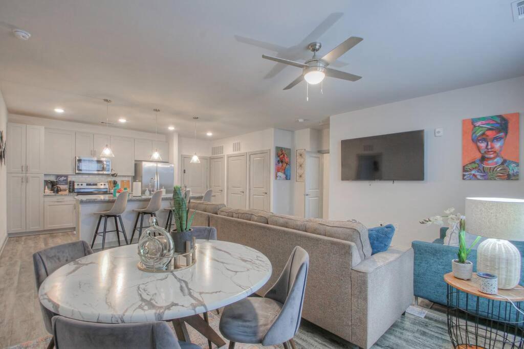 Apartment Stylish Music Getaway 3miles To Dwtwn *