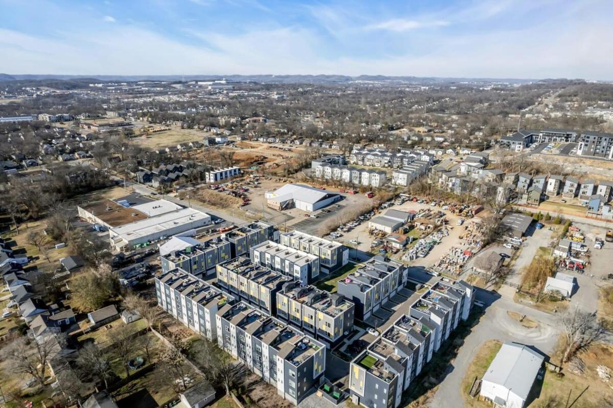 New Pink Howdy Oasis 13 Beds Rooftop View Parking Holiday home Nashville