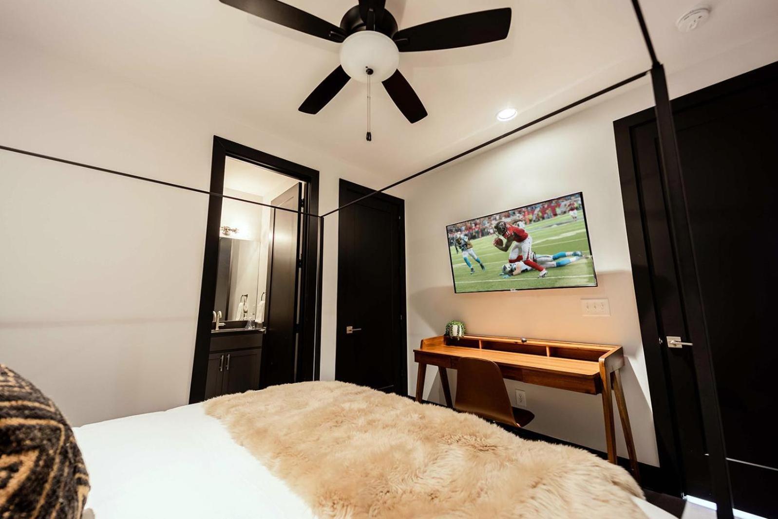 Heart Of Gulch - 4 Min To Broadway - Designer Holiday home *