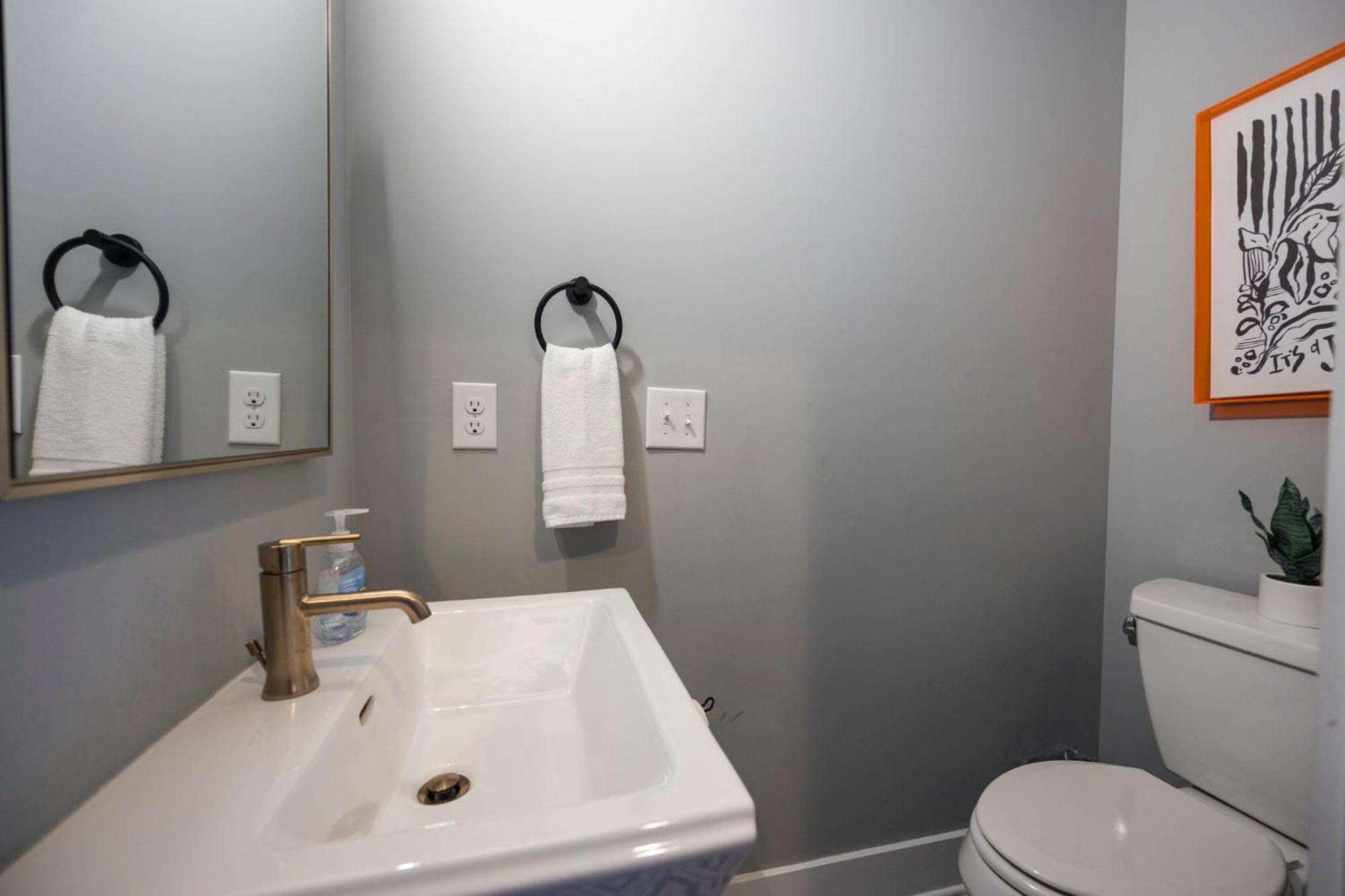 Holiday home Rooftop Skyline Views Dt Nash Sleeps 12 *