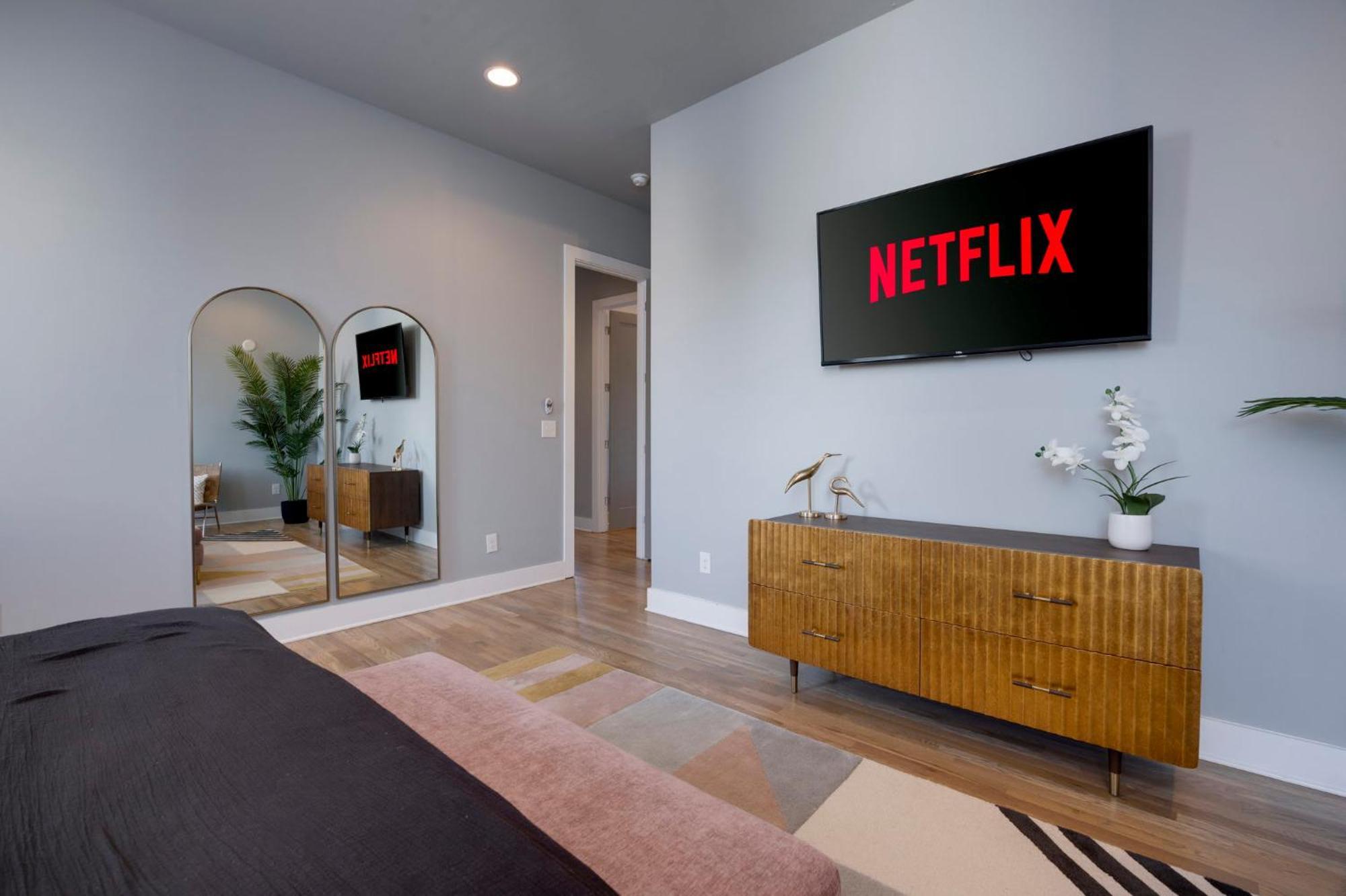 Rooftop Skyline Views Dt Nash Sleeps 12 Nashville