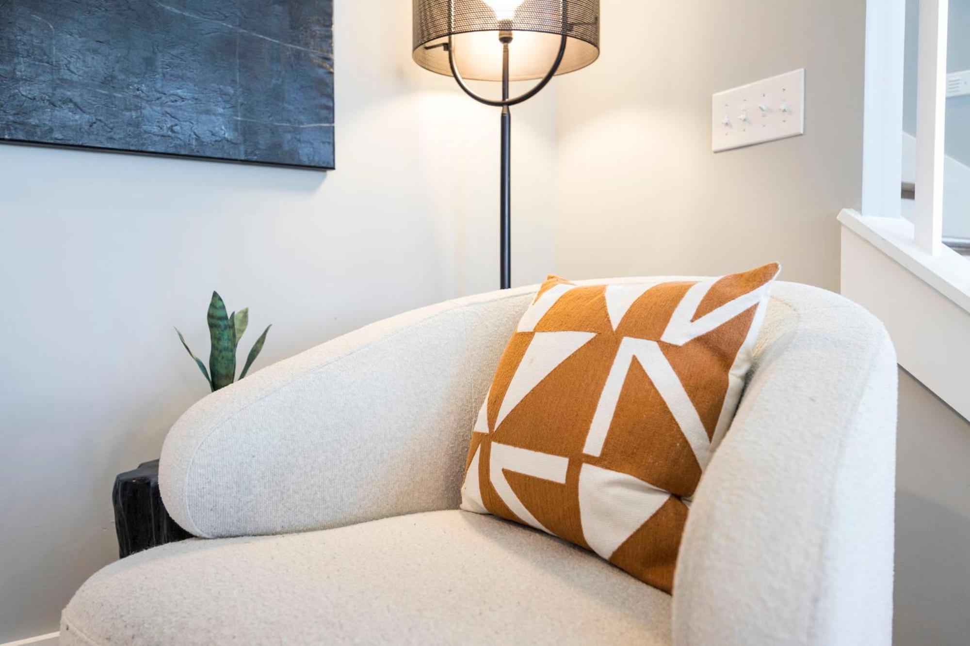 Rooftop Skyline Views Dt Nash Sleeps 12