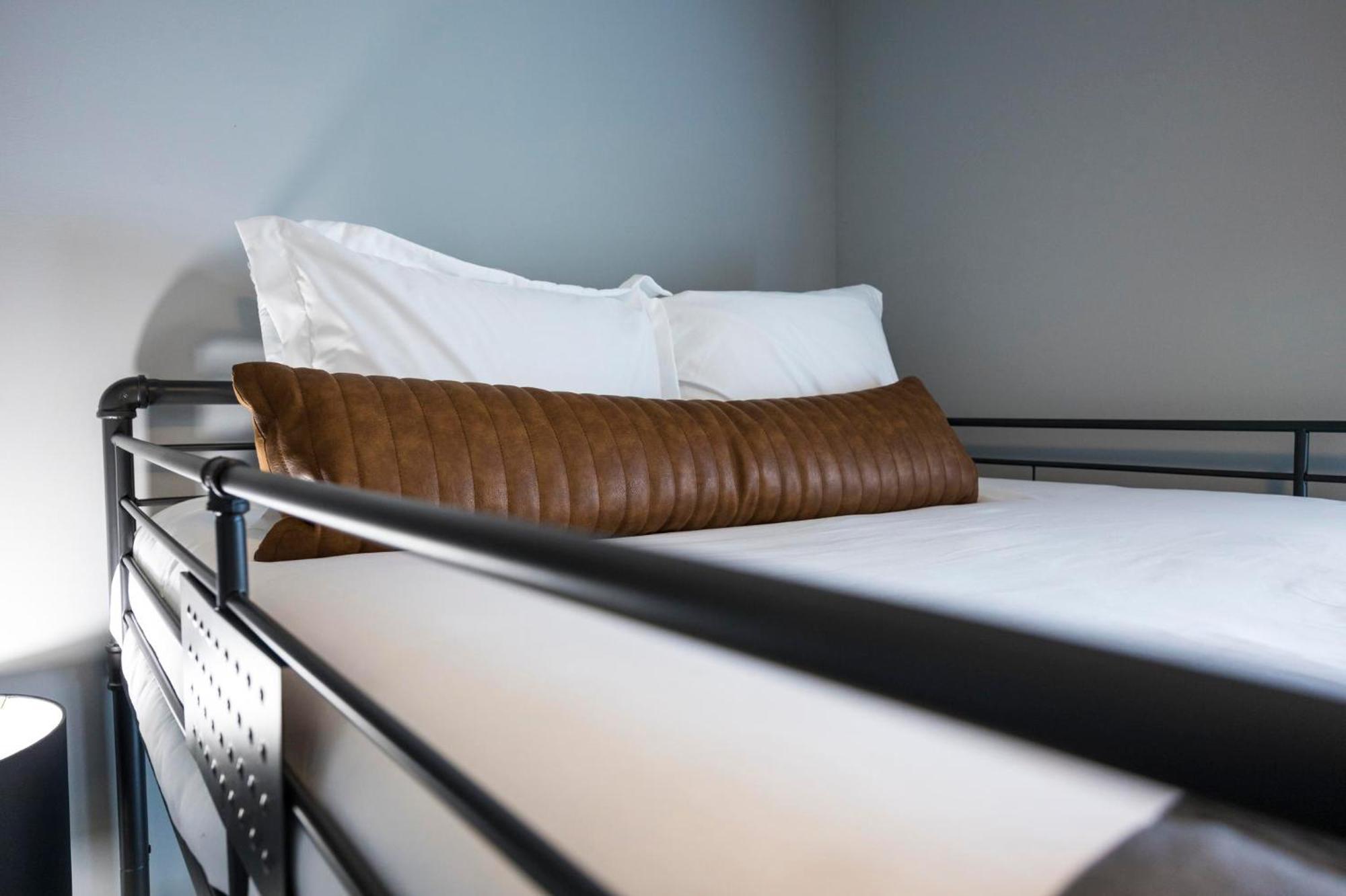 Rooftop Skyline Views Dt Nash Sleeps 12 Nashville