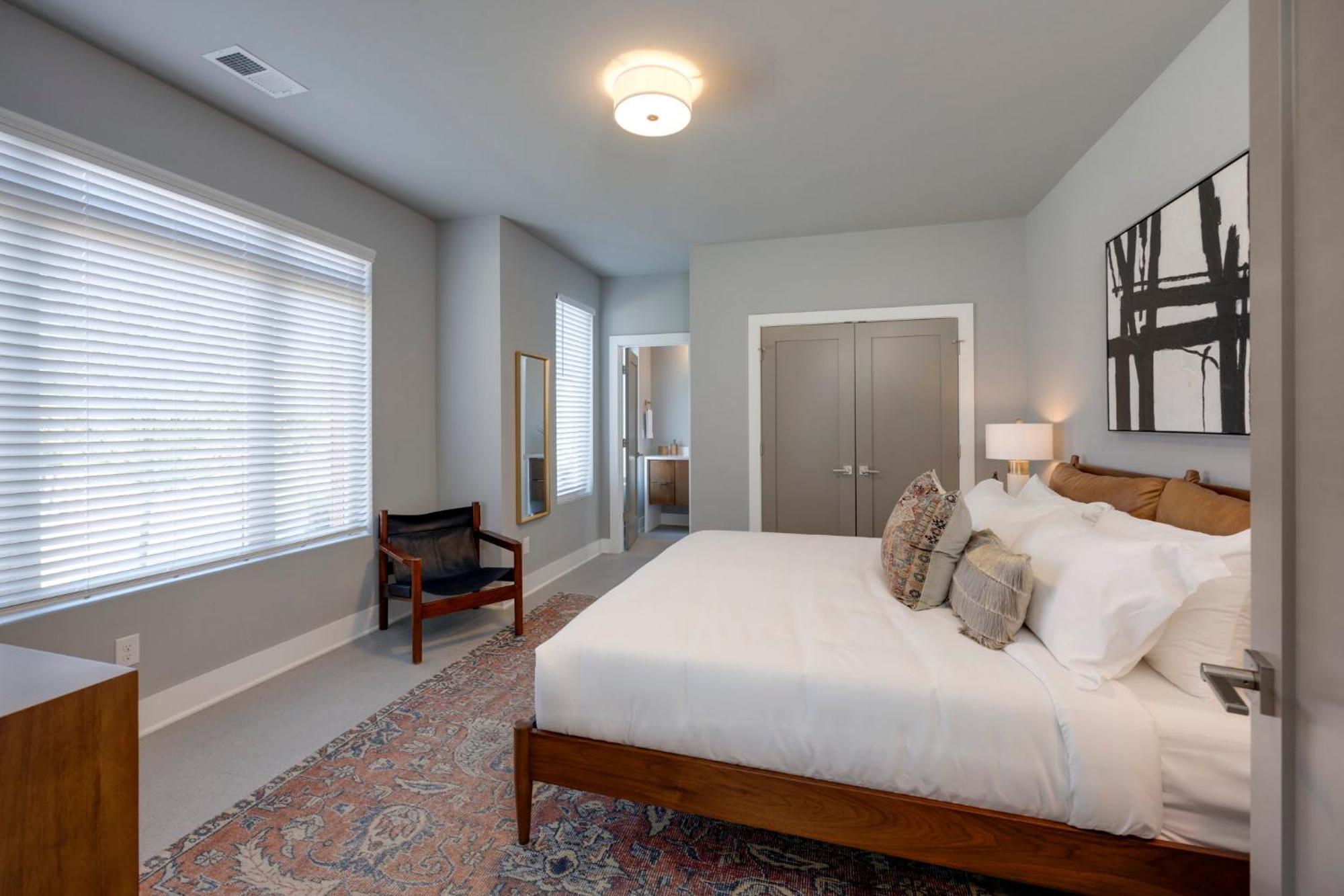 Rooftop Skyline Views Dt Nash Sleeps 12 Nashville