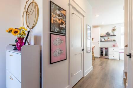 Disco Dollhouse - East + 2 8 Mi Downtown Holiday home Nashville