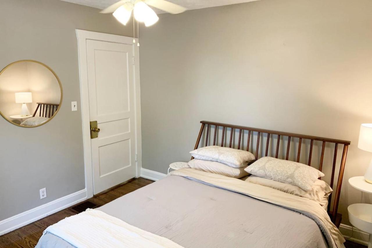 Hangout House Play, Work, And Visit