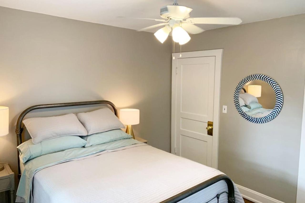 Hangout House Play, Work, And Visit *