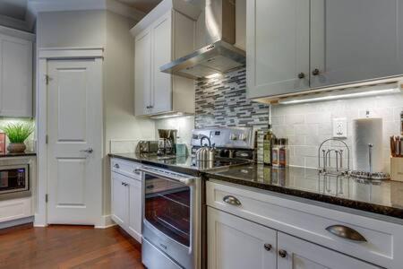 Holiday home In Twin Homes At Belmont In King Beds
