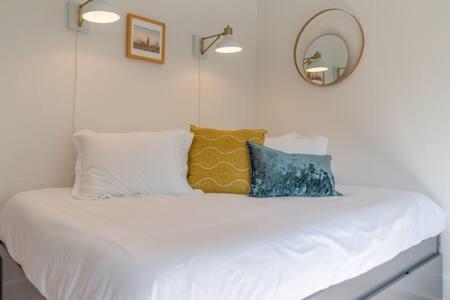 The Hart - Walk To It From Spacious Gem Holiday home