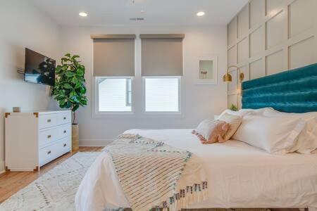 Stylish East For 10