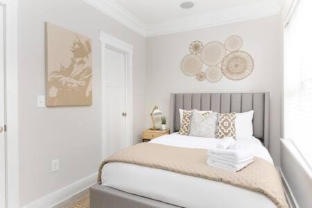 The Belmont House - Walk To 12 South