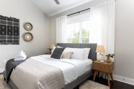 The Belmont House - Walk To 12 South Holiday home