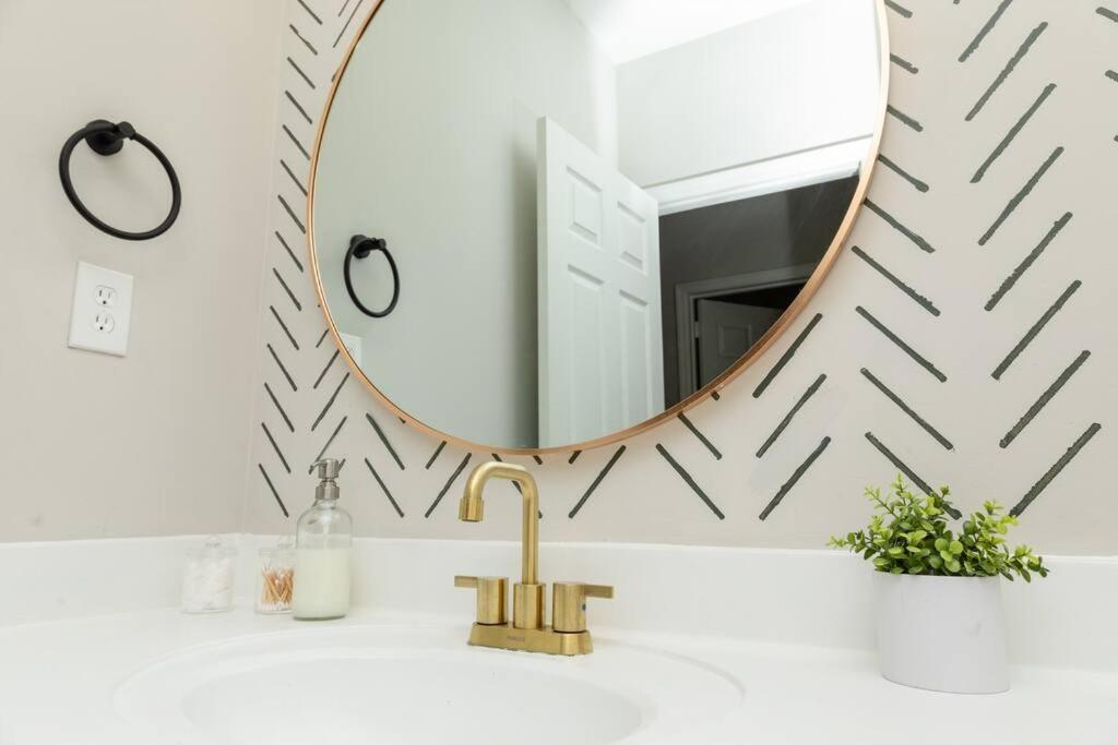 Apartment Modern 1br With King Bed And Optional Parking Near Broadway And The Gulch Nashville