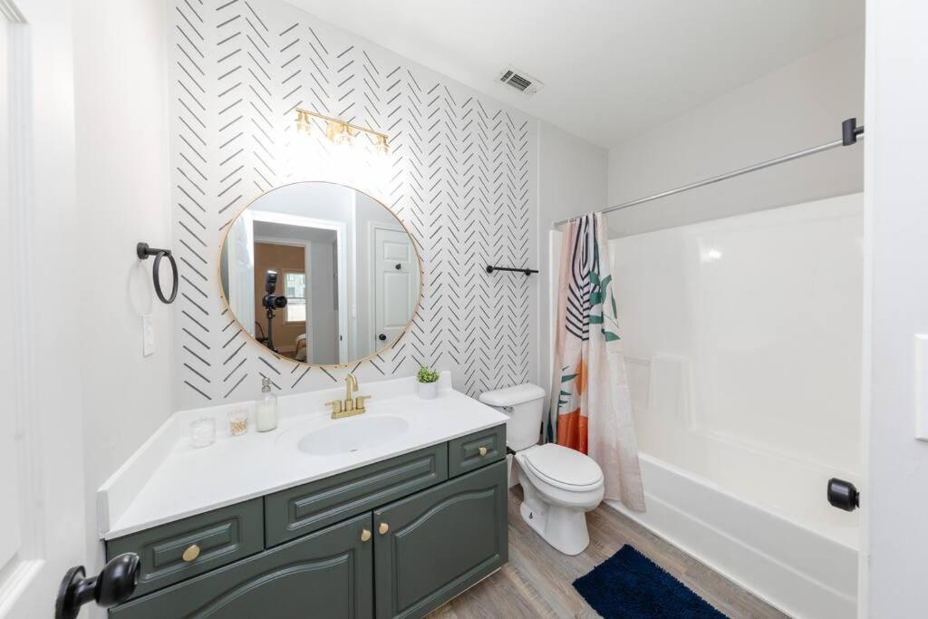 Modern 1br With King Bed And Optional Parking Near Broadway And The Gulch Apartment Nashville