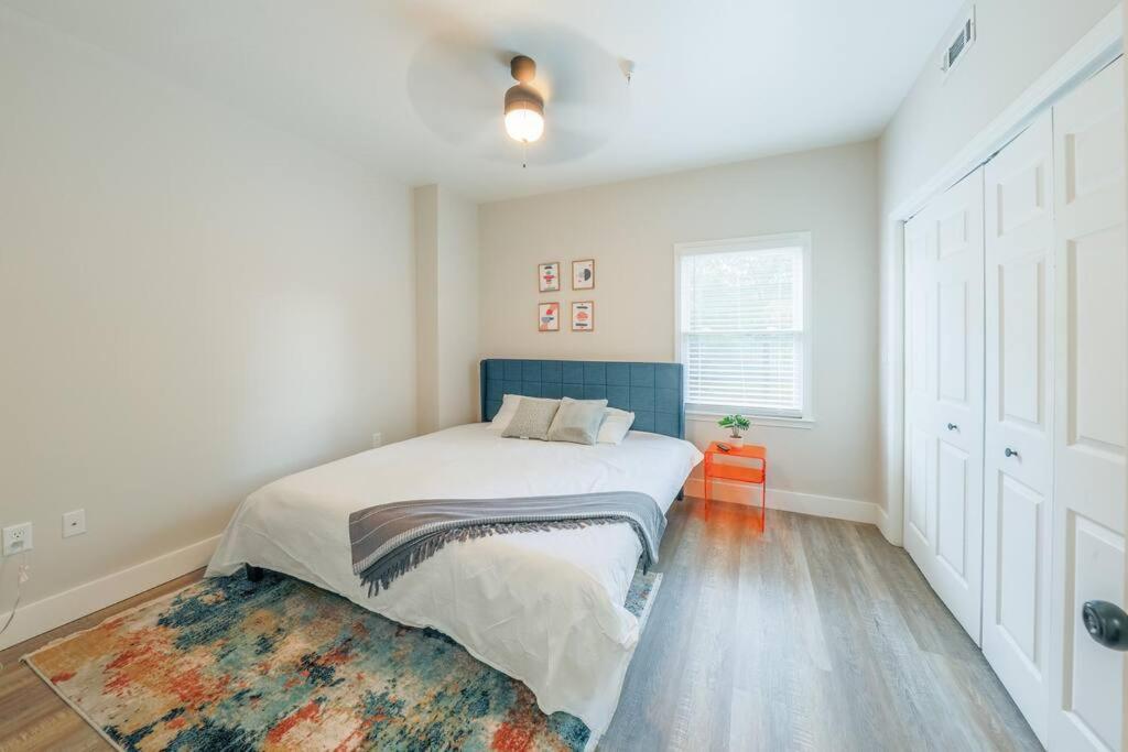 Apartment Comfy 1br With King Bed And Optional Parking Near Gulch & Midtown Walk To The Parthenon