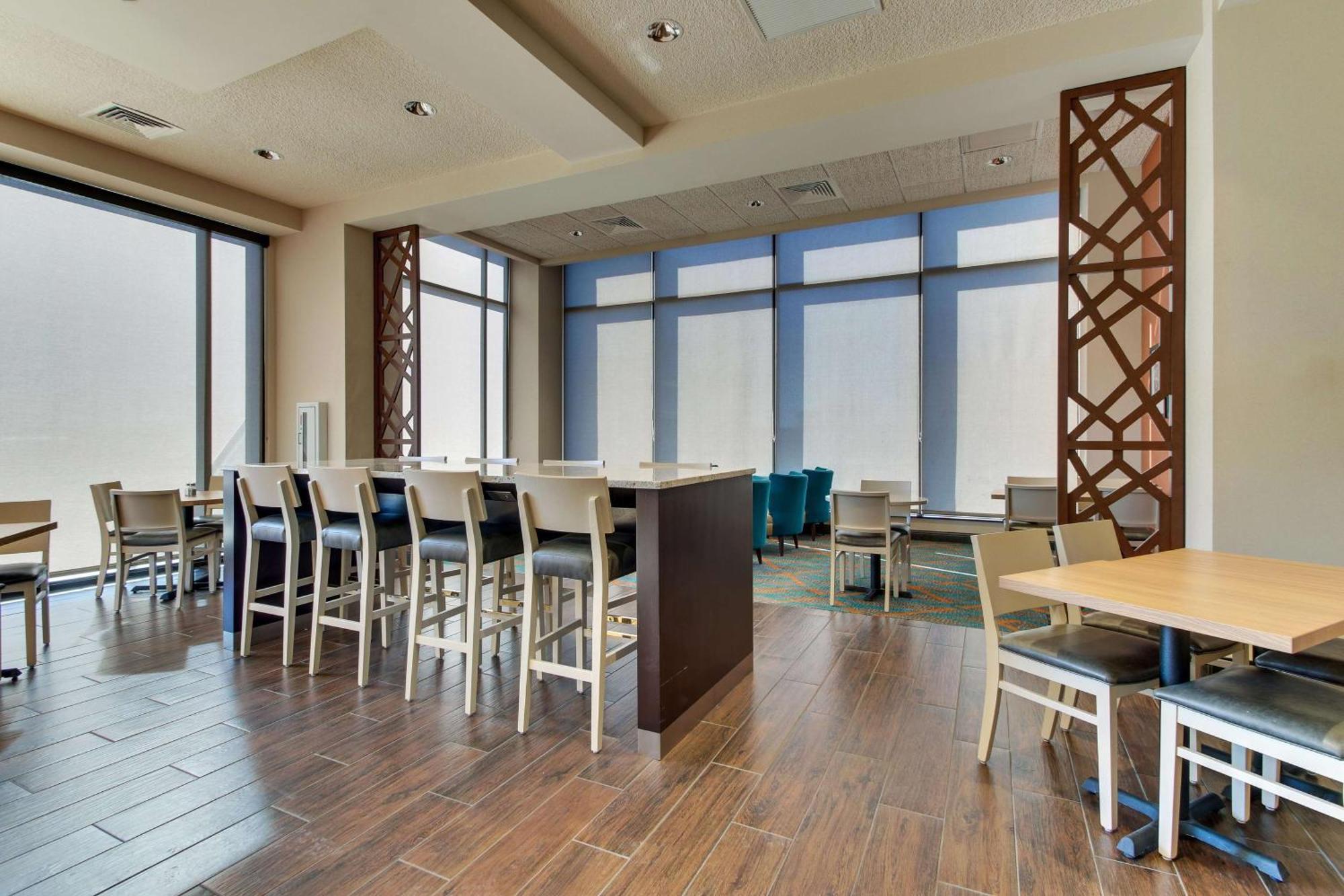 Drury Plaza Downtown Hotel 3*