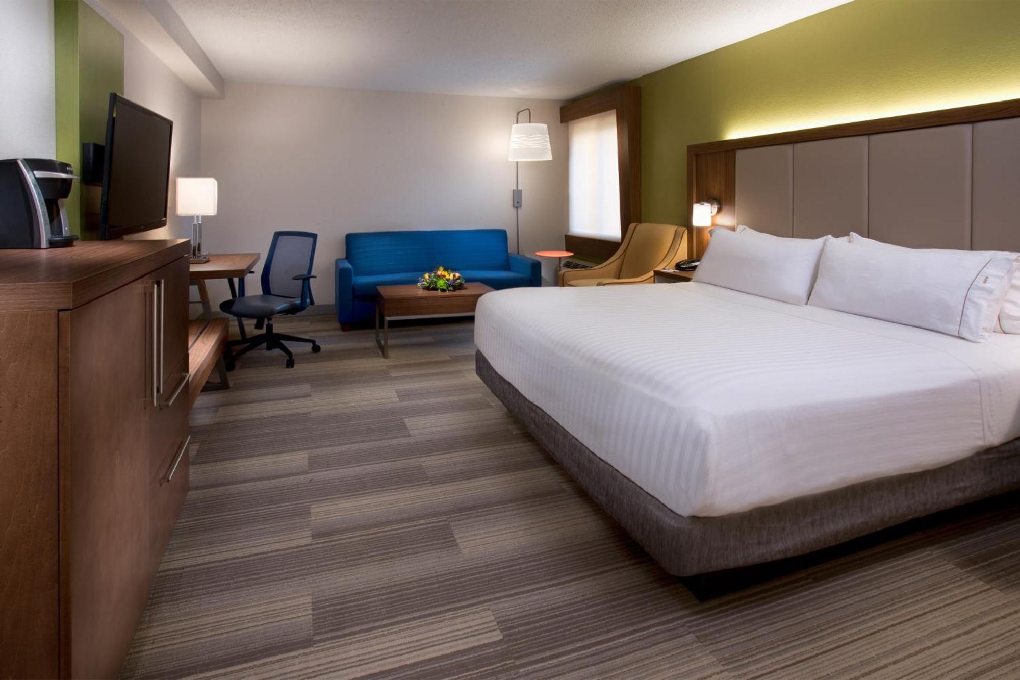 Hotel Holiday Express Airport By Ihg