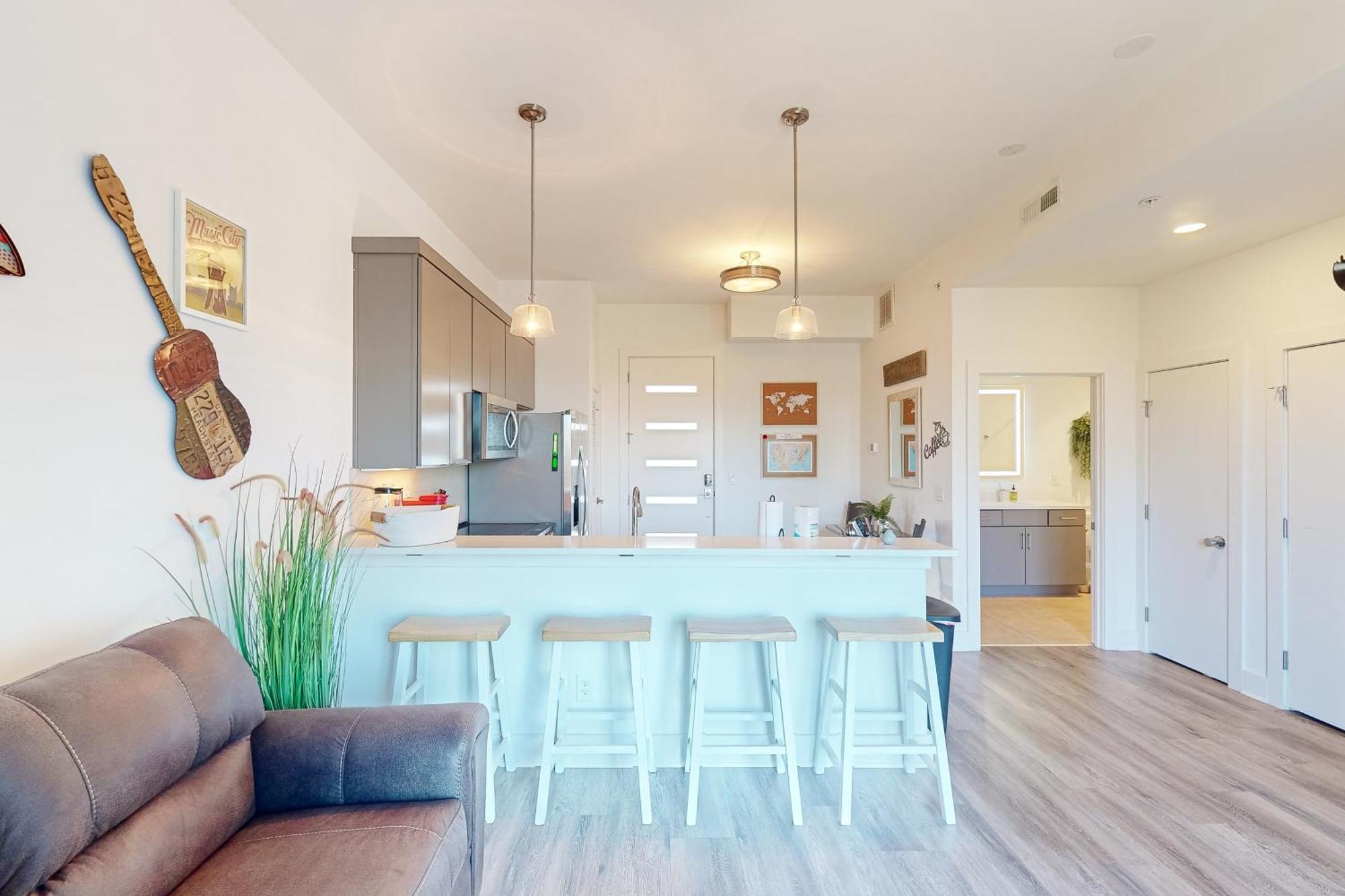 Awhile In Music City #302 Nashville