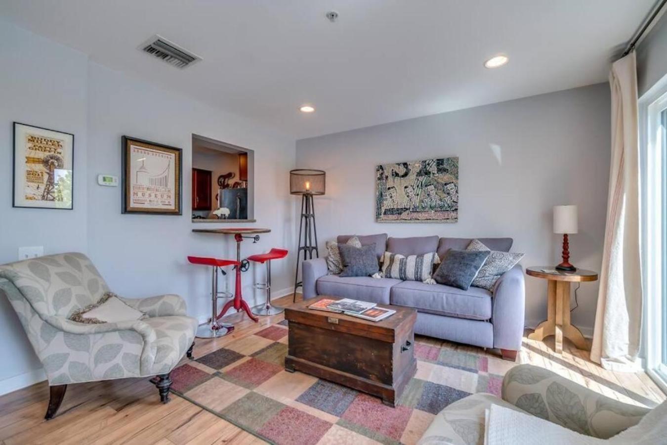 Apartment Downtown Riverfront Unit 780 *