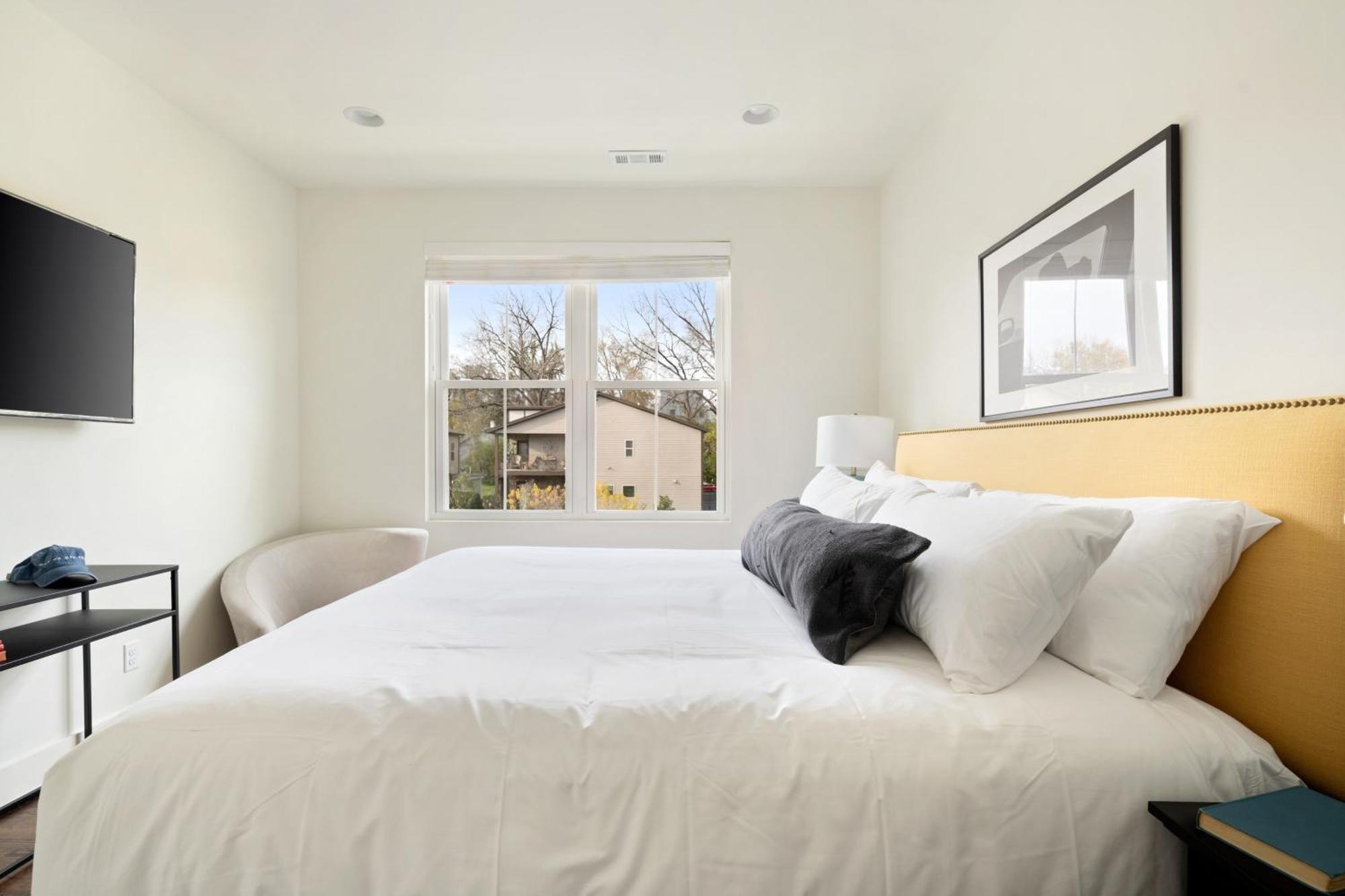 Holiday home Hart Buyout 4 By Avantstay Two Town House Buyout W Modern Amenities In