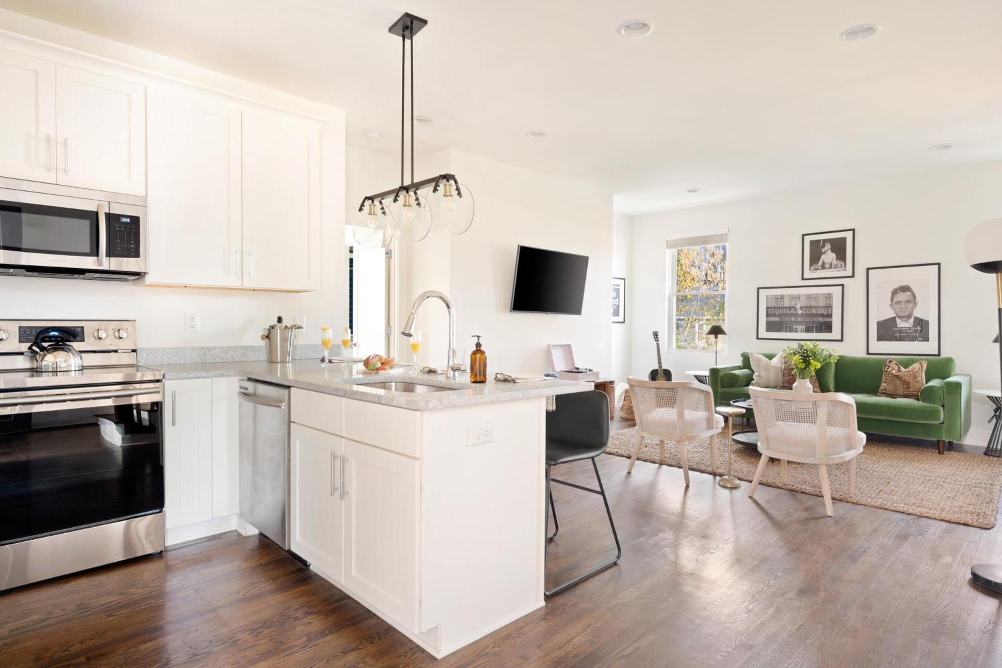 Holiday home Hart Buyout 4 By Avantstay Two Town House Buyout W Modern Amenities In *