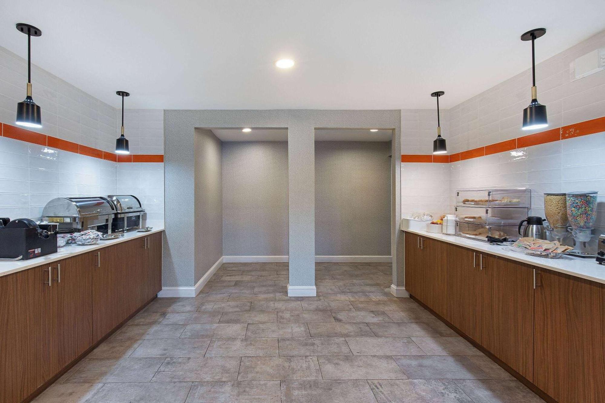 La Quinta By Wyndham Airport Hotel Nashville