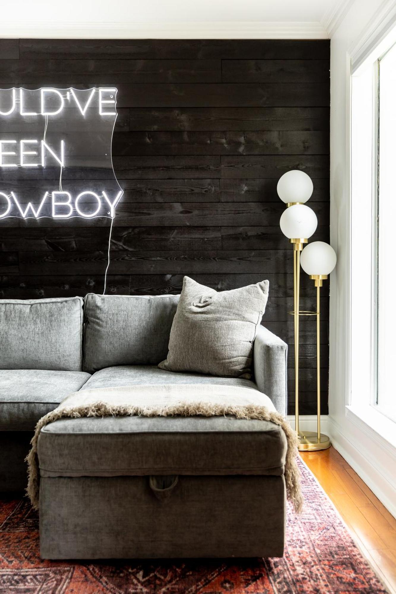 Apartment Walk To Downtown Broadway With Pool, Parking And Patio *