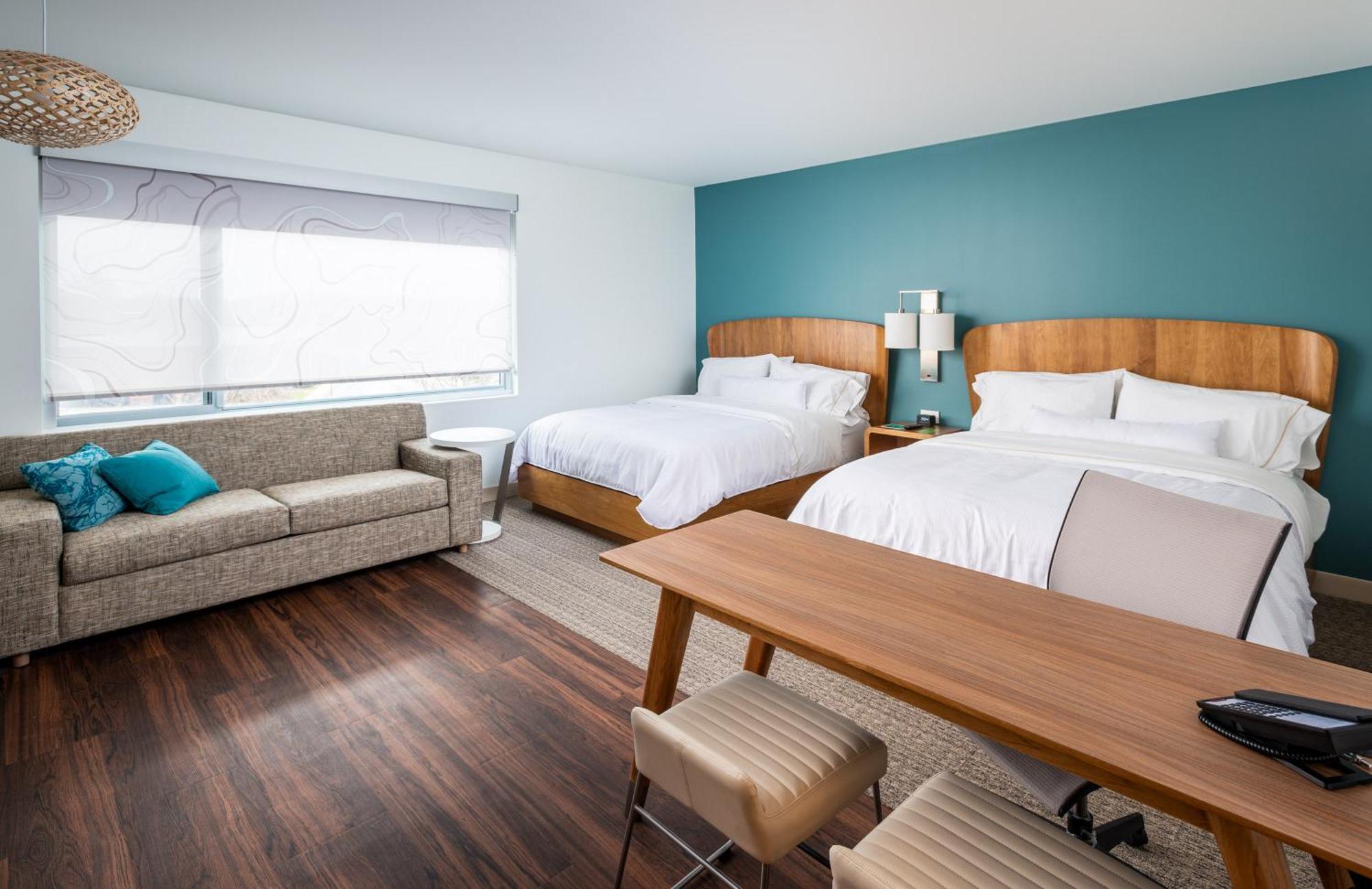 Hotel Element Airport 3*