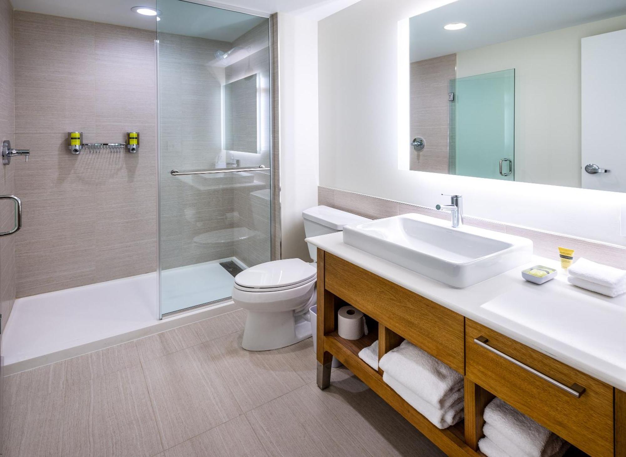 Element Airport Nashville