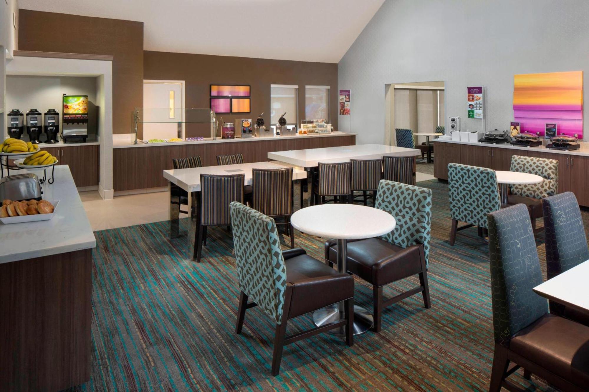 By Marriott Airport Hotel Nashville