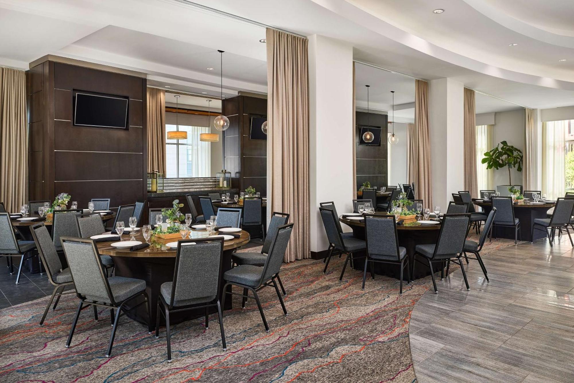 Hotel Hilton Garden Downtown Convention Center 3*