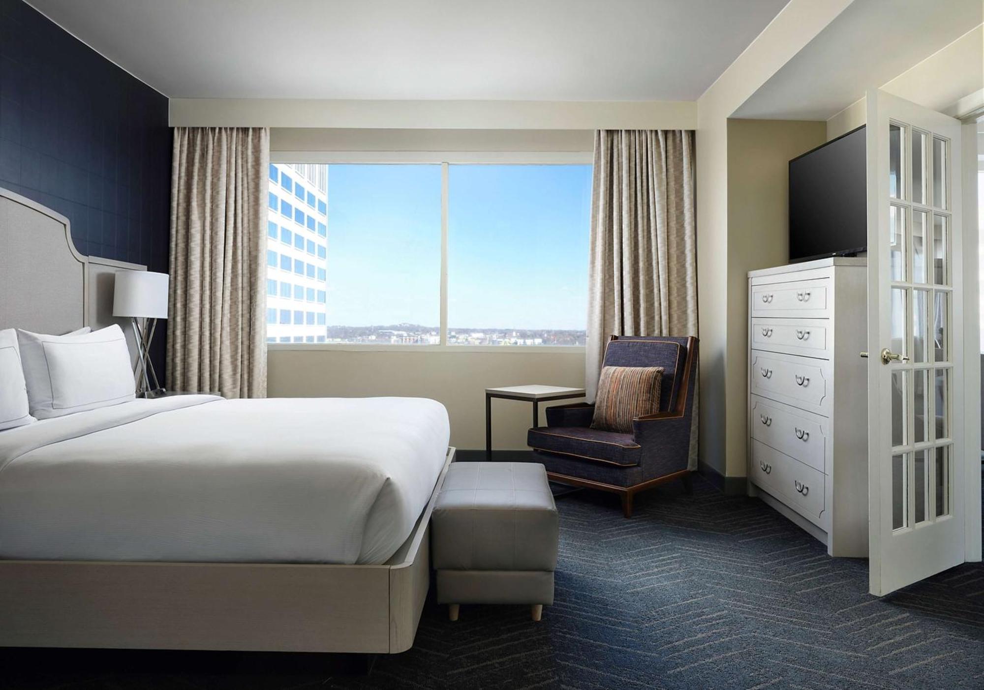 Doubletree By Hilton Downtown Hotel Nashville