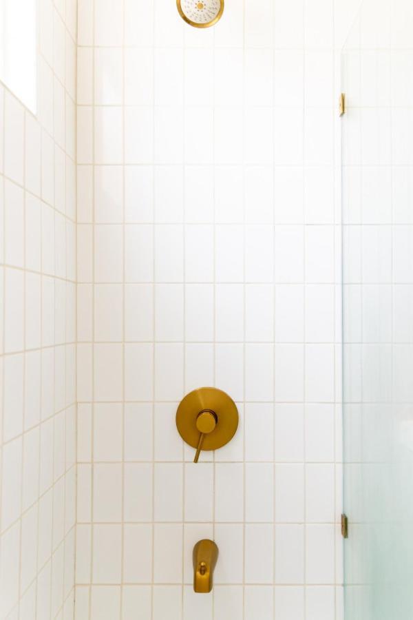 Mid-century Modern Near Downtown With Free Parking Holiday home