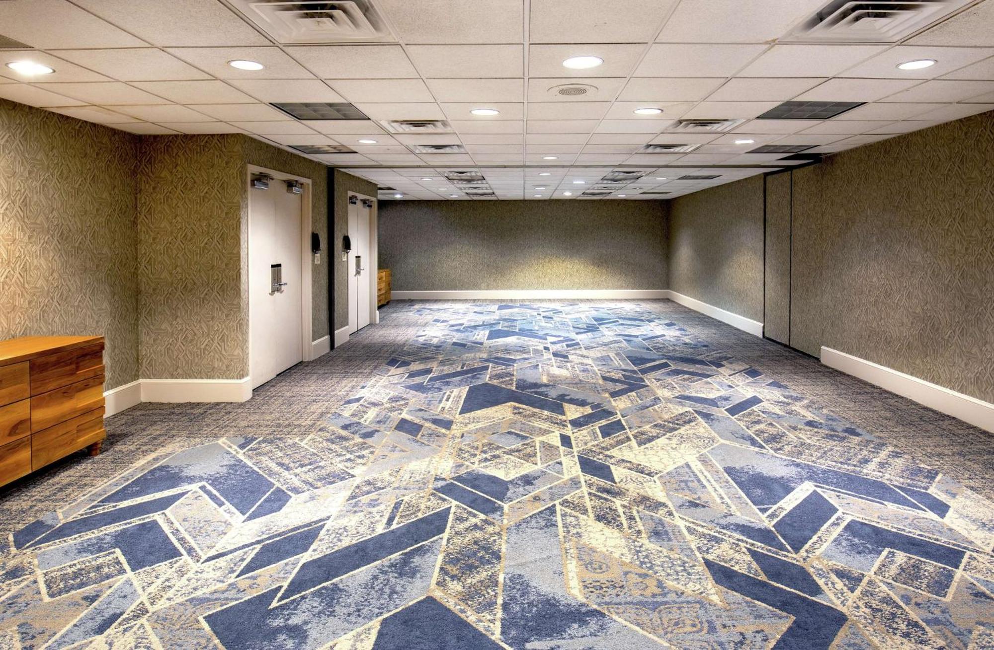 Hotel Doubletree By Hilton Downtown 4*