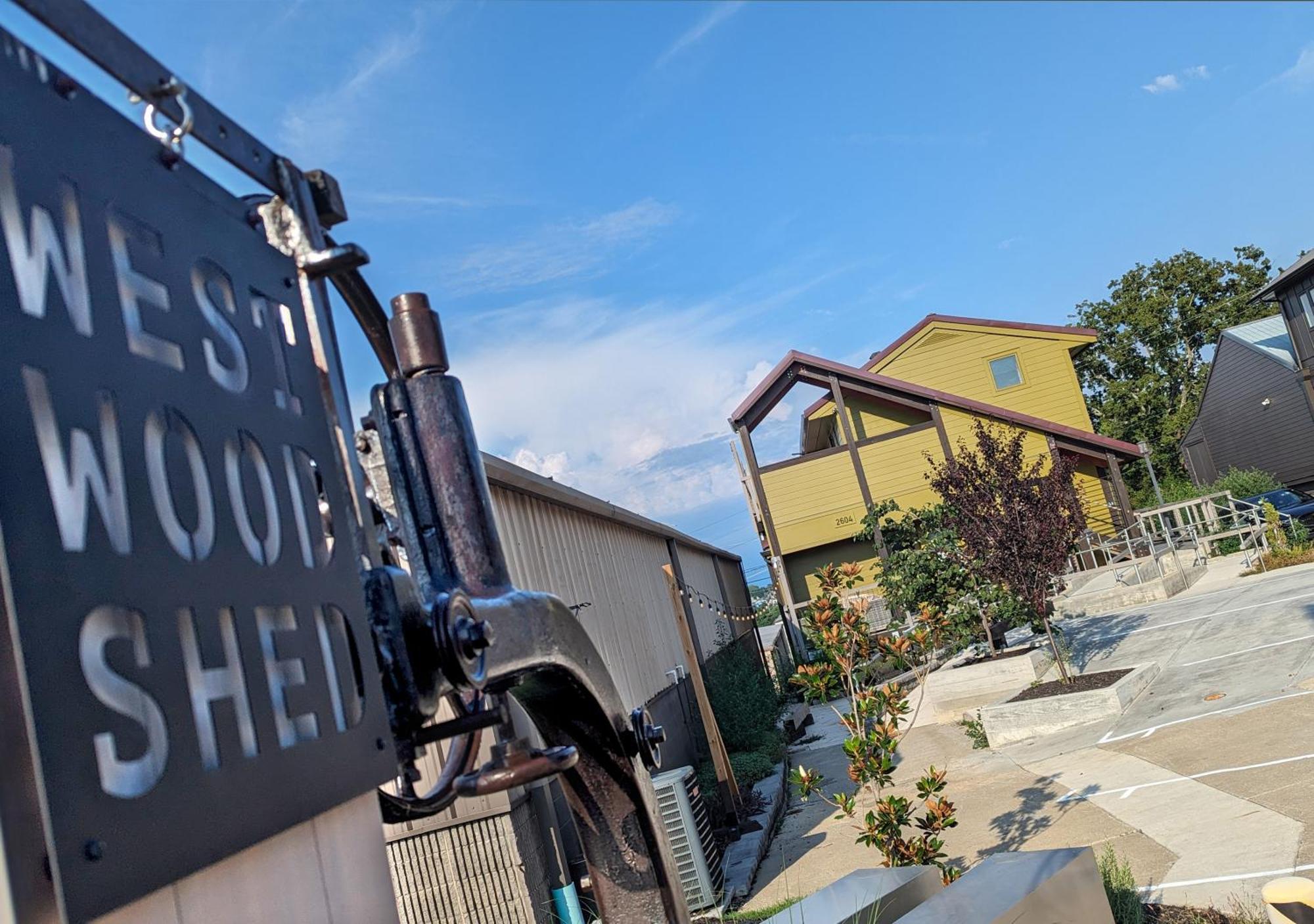 Apartment Westwood Shed In By Geodis Vanderbilt Belmont, 1 Accessible Nashville