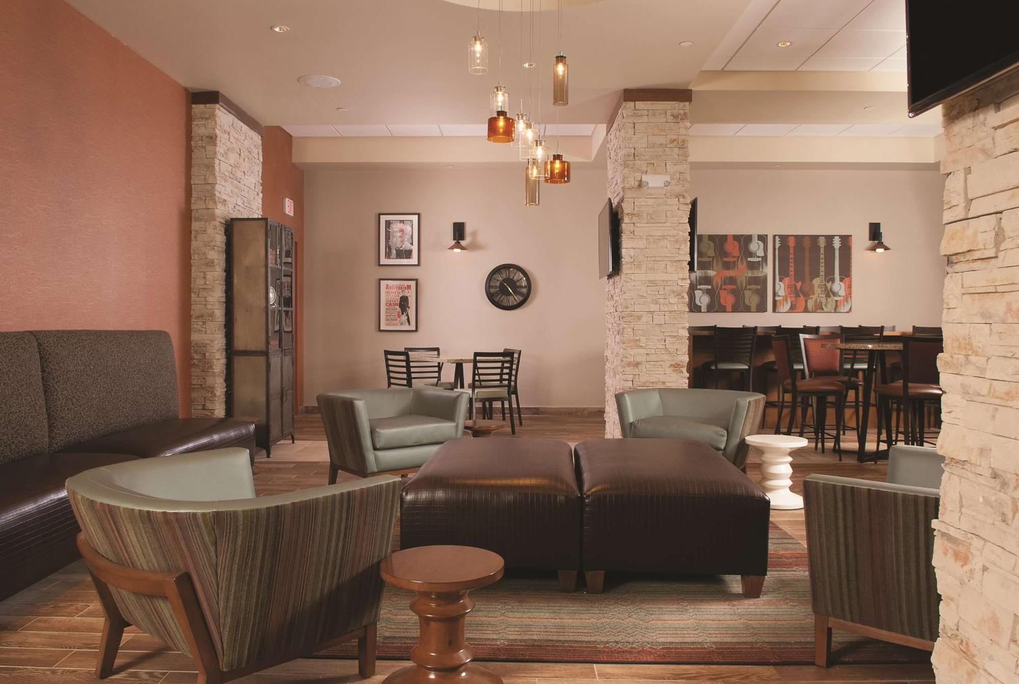 Hotel Embassy By Hilton Airport Nashville