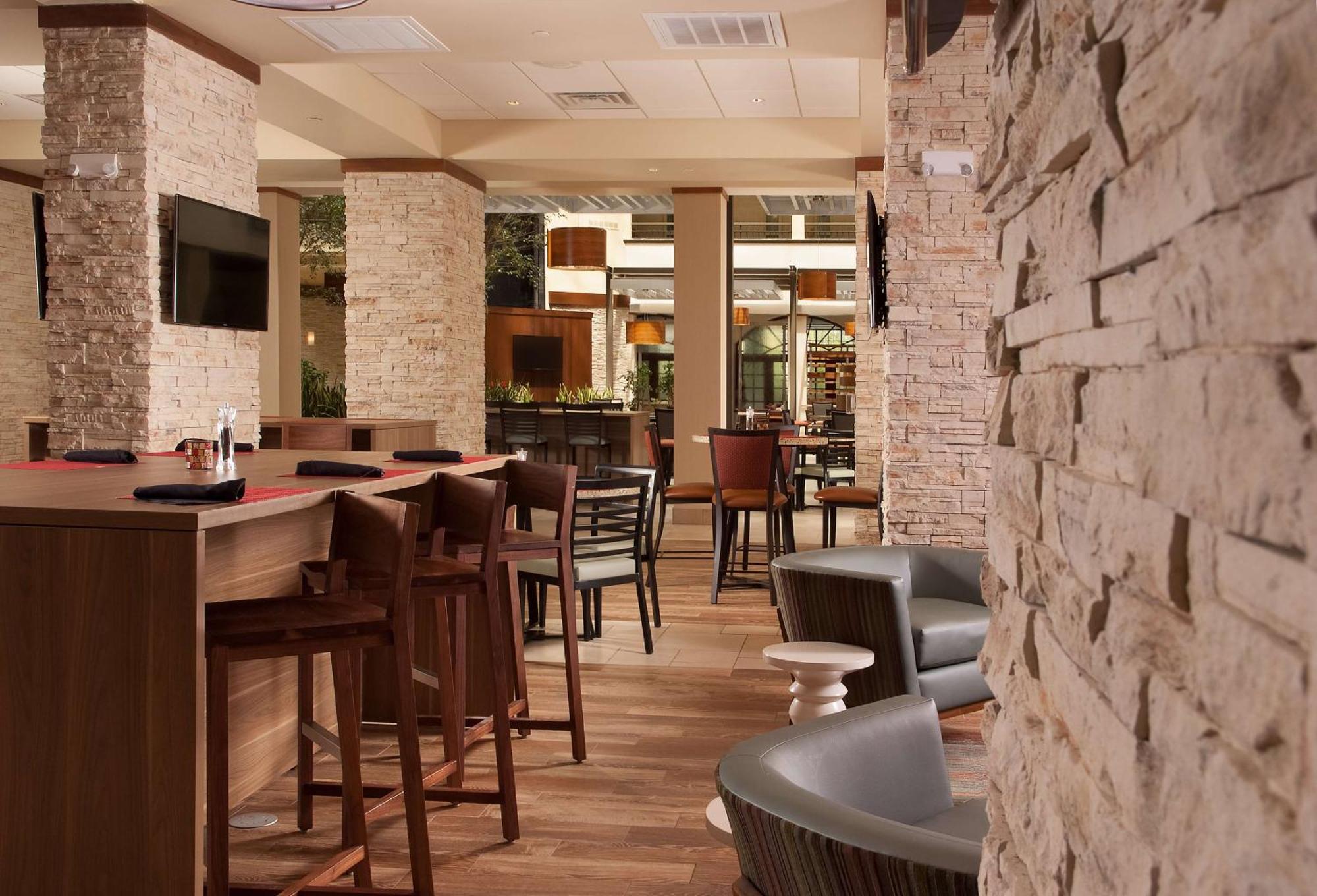 Embassy By Hilton Airport Hotel Nashville