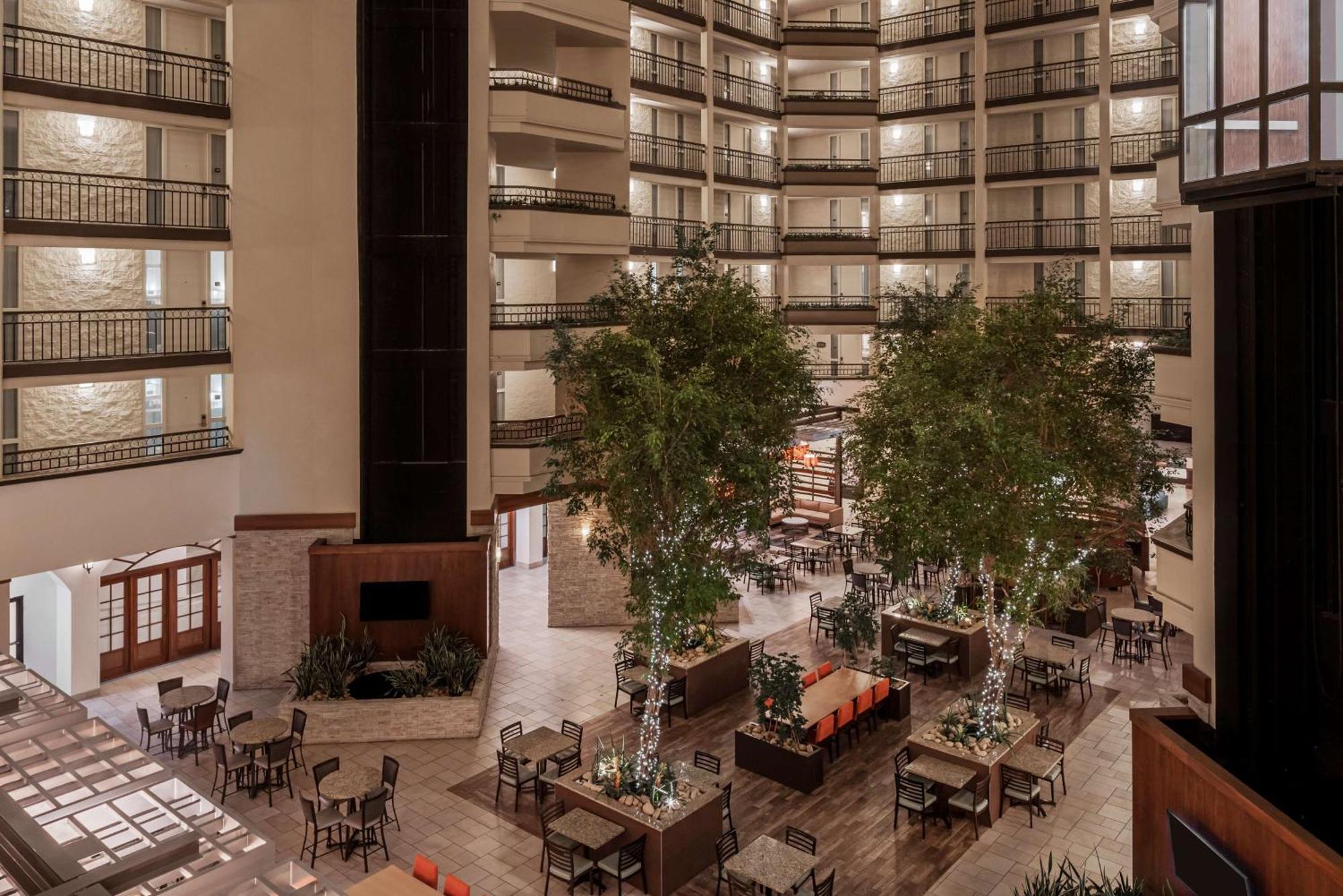 Hotel Embassy By Hilton Airport Nashville