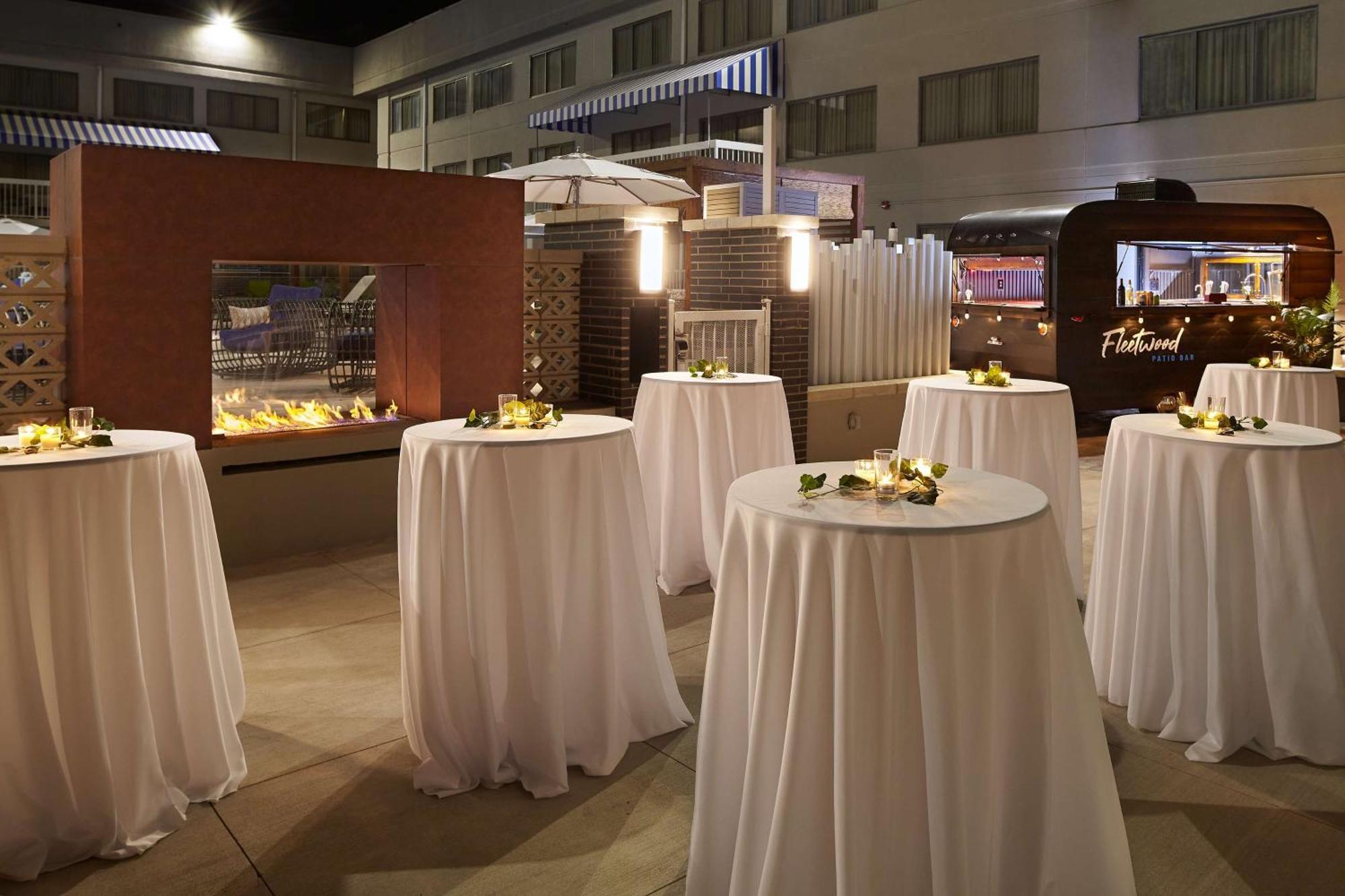 Hotel Doubletree By Hilton Airport Nashville