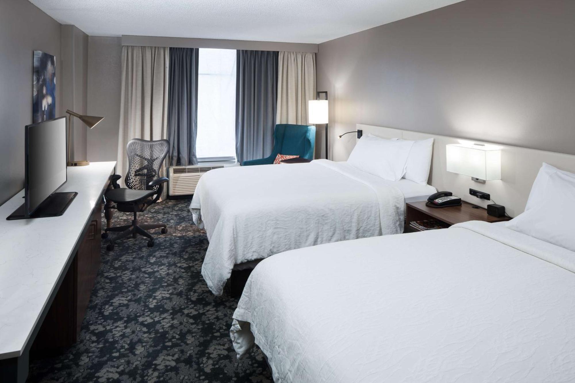 Hilton Garden Vanderbilt 3*