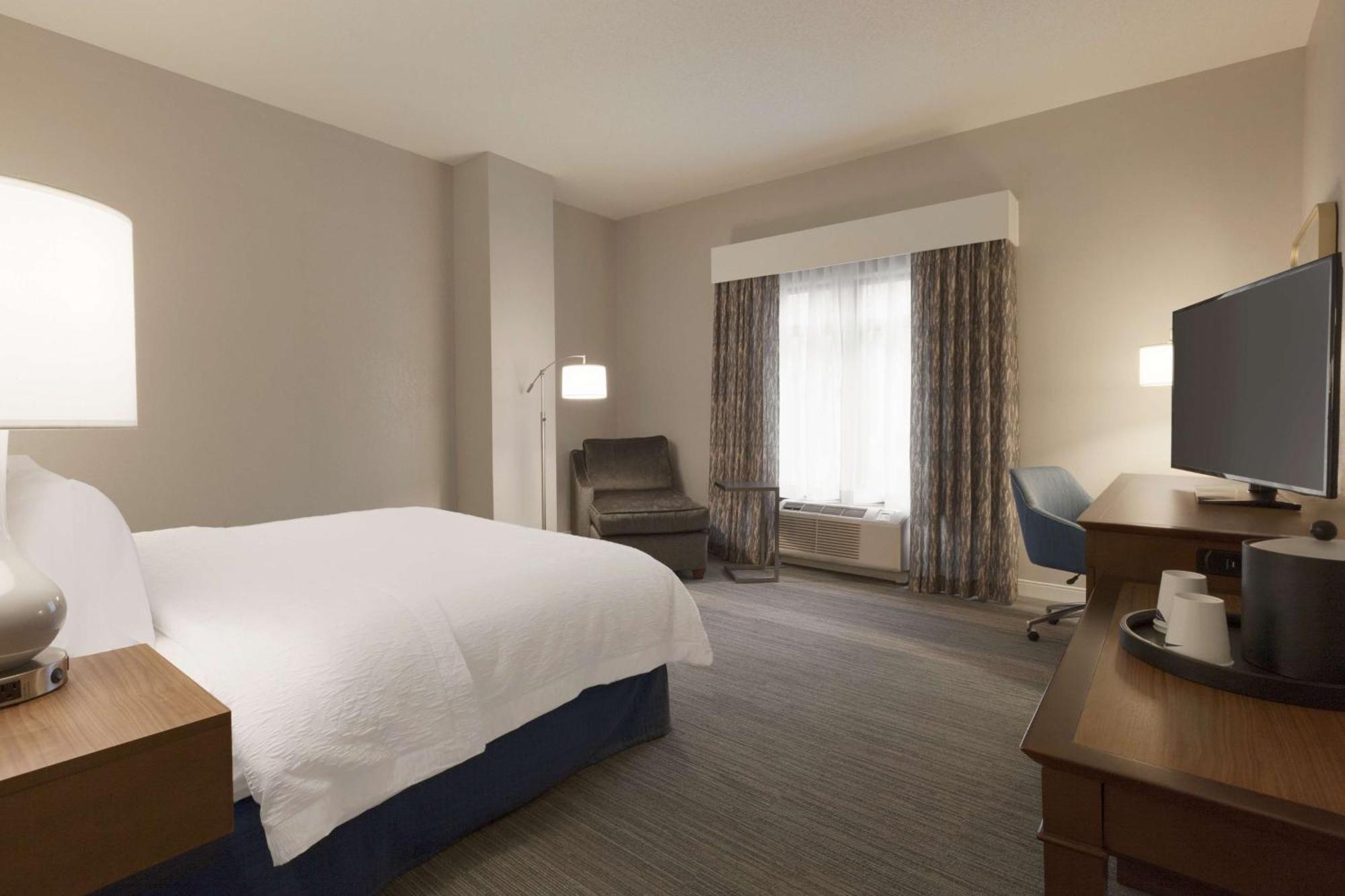 Hampton & Nashville-downtown 3*