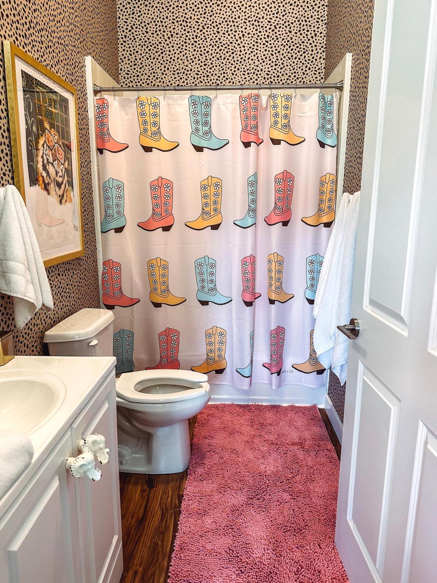 Dreaming With Dolly - Luxe Near Broadway