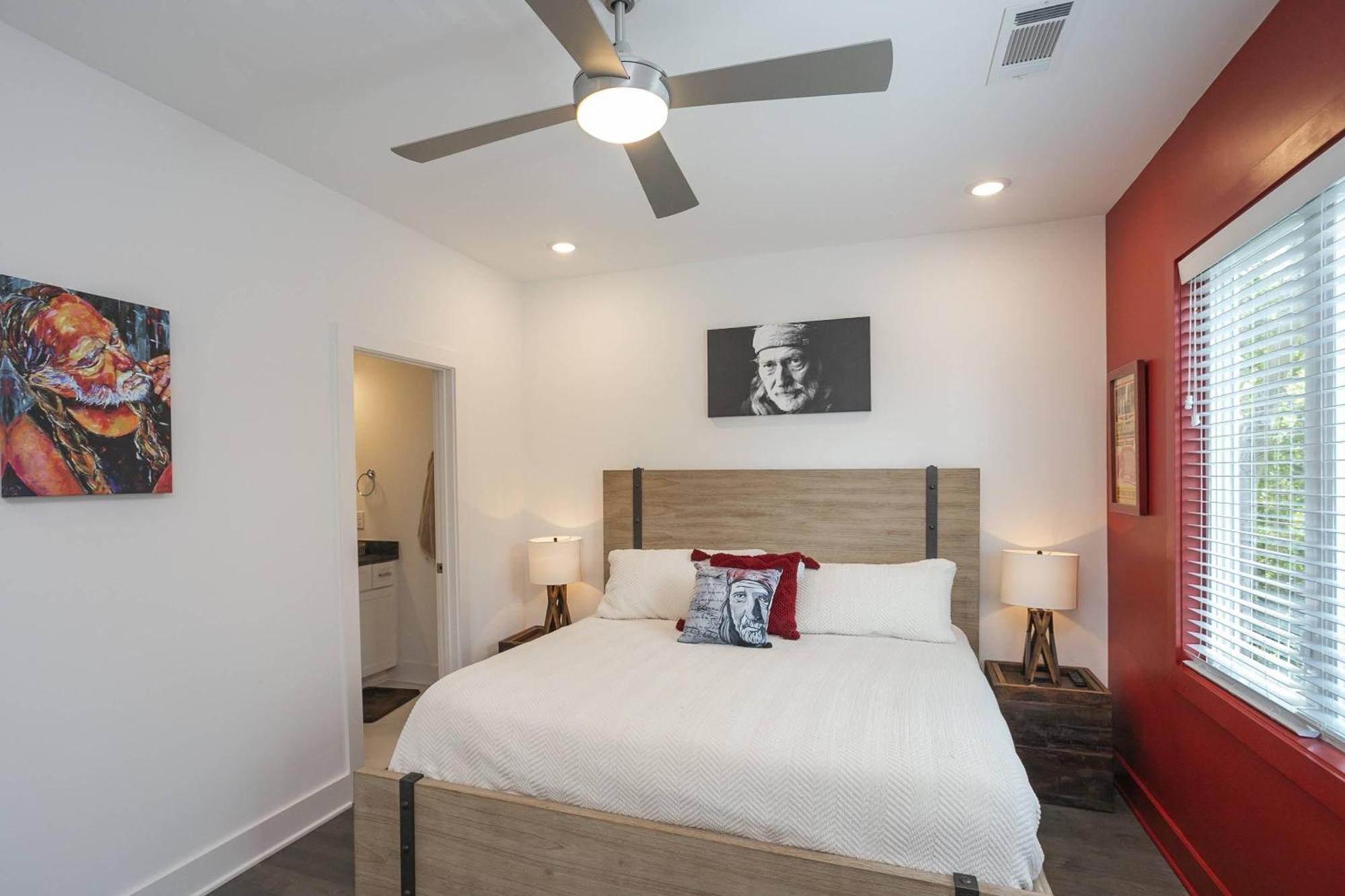 Vibe 857 * Nashville