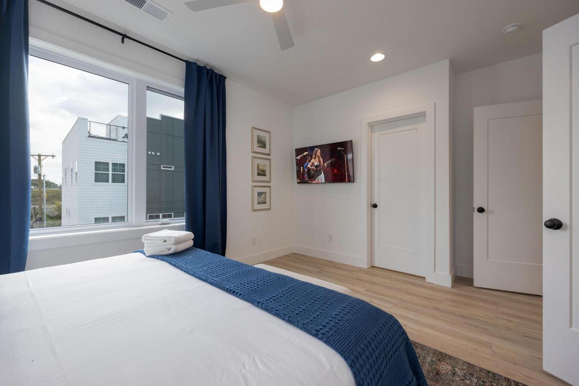 - 1400 Napoleon St.