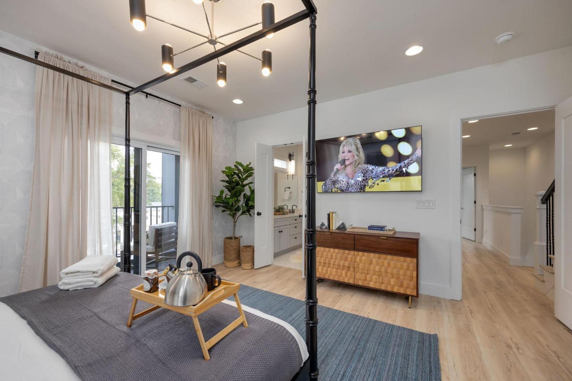- 1400 Napoleon St. Holiday home Nashville
