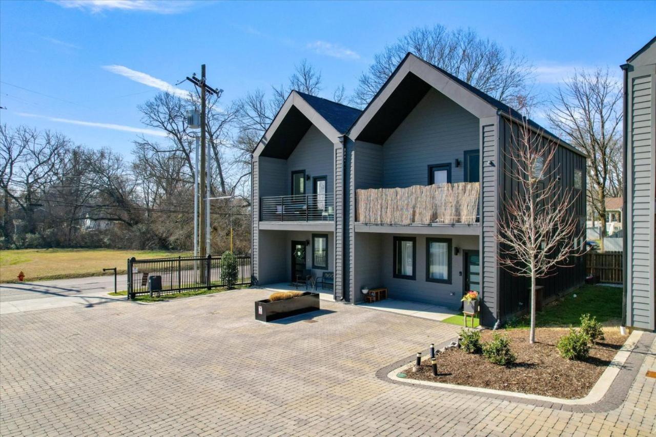 Scandinavian-style With Balcony! Secure Gated Complex, 10min To Downtown! Sleeps 6! * Nashville